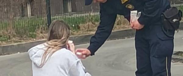 Czasem wystarczy chwila, żeby czyjś dzień stał się choć trochę łatwiejszy.